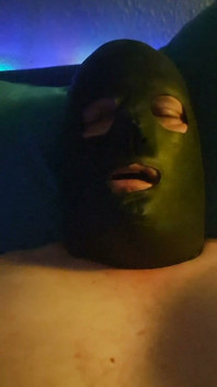 De Latex Sissy Is Terug