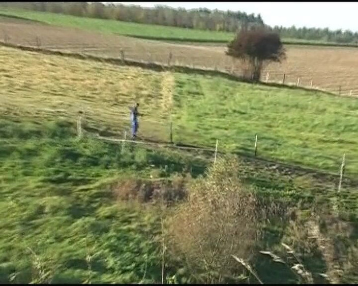 Deutsche XXX Filme: Atemberaubendes dunkelhaariges deutsches schätzchen im freien gefickt