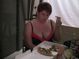 Anna Devot: Annadevot - I eat pizza