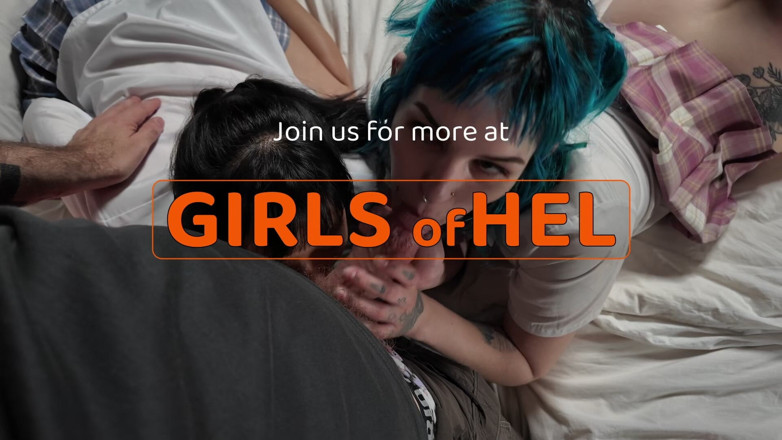 Girls of Hel: Приодетая в кимоно играет с собой - девушка-готесса использует секс-игрушки