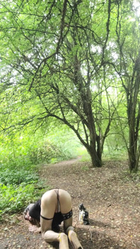 Zierliche Allumeuse en foret. Spermaschlampe p U B L I C