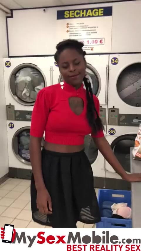 MySexMobile: Ebony girl picked up in launderette for intense sex