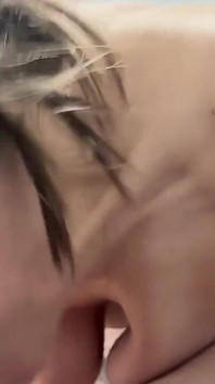 彼が硬くなるまで彼をしゃぶり、それから彼のクリームをすべて吸い出しました、あなたが見て楽しんでいただければ幸いです!ハッピーな火曜日をお過ごしください、みんな!