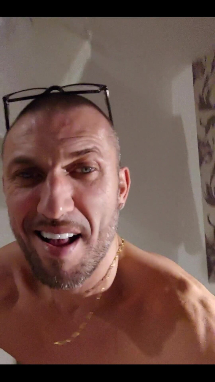 Boy jerking off: आदमी एकल