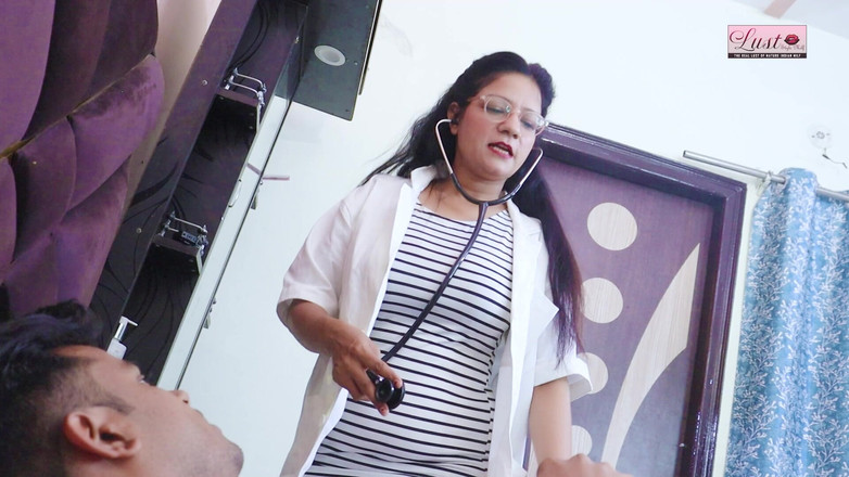 lust of milf: Dokter dientot sama pasiennya sendiri