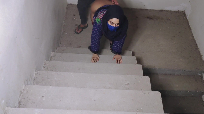 Faryal: Подругу трахали на сходах