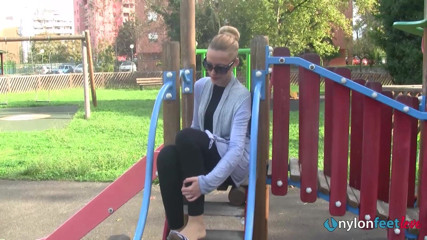 Foot Fetish HD: Christelle na hřišti