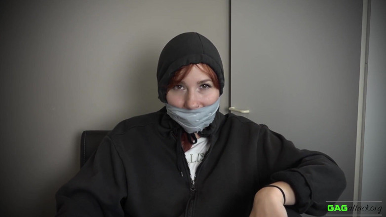 Gag Attack: Red Foxy - PVC-tape kokhalzen