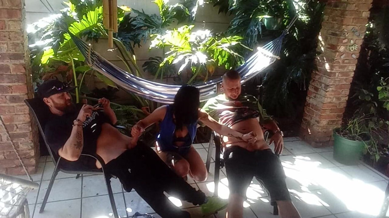 MysticBella: Dehors, dans le jardin, c’est là que tout descend
