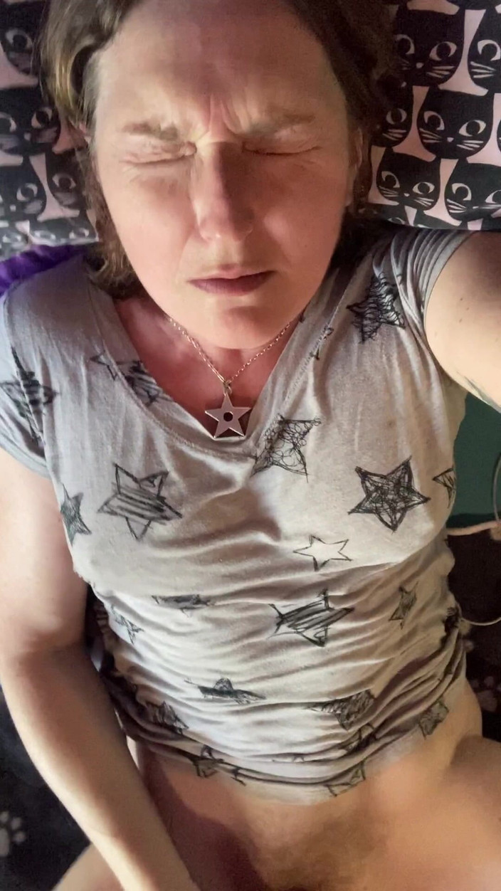 MistressWriggler: Kampen till orgasm är verklig för het mogen brunett med fantastiska...