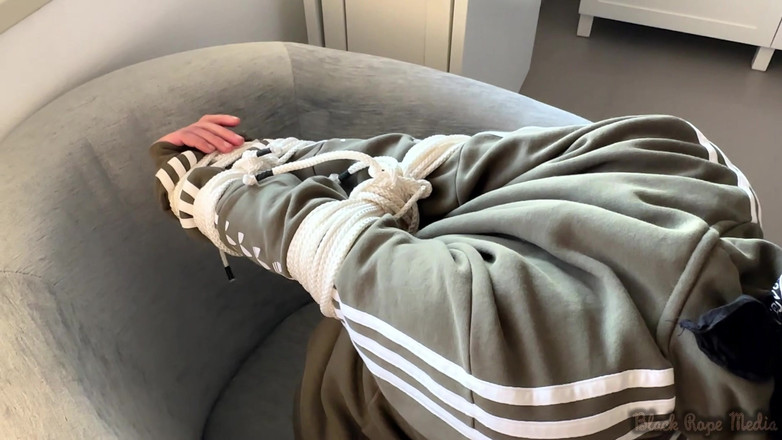 Miriam Slave: Miriam은 입에 사정해