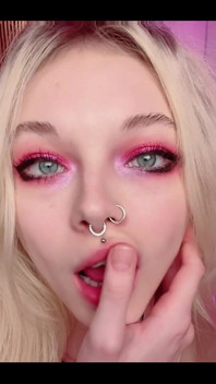 Does That Makes You Wanna Feel My Lips Around Your Dick?