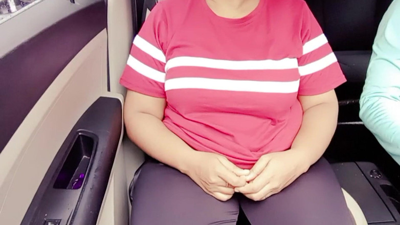 Your Arya: Desi Bhabhi Duże ssanie w miejscach publicznych - na zewnątrz