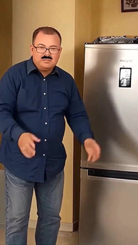 Torcelini dan pembantu rumah. Pinggan Dan Berbogel untuk Tips. a Pembantu rumah memecahkan pingpir. Video Penuh
