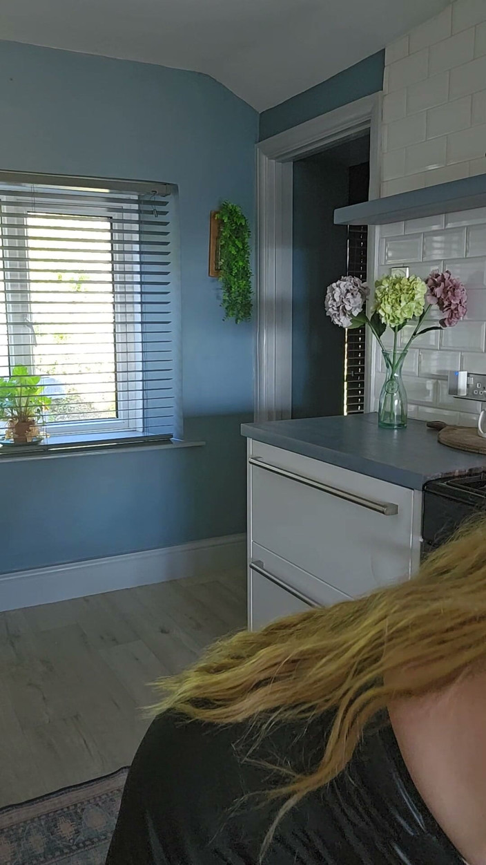 Kitty James: Schoonmaken maakt me geil