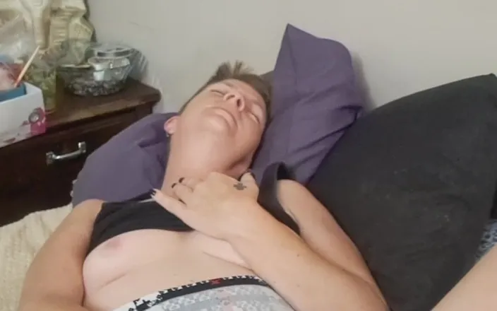 ZenitheBloodRose: A Squirt and 2 Orgasms