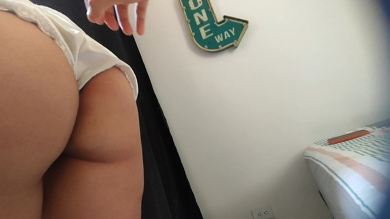 Porntner: 大きなお尻のおばさんが窓の外を眺めているのを見つけましたが、私は抵抗しませんでした