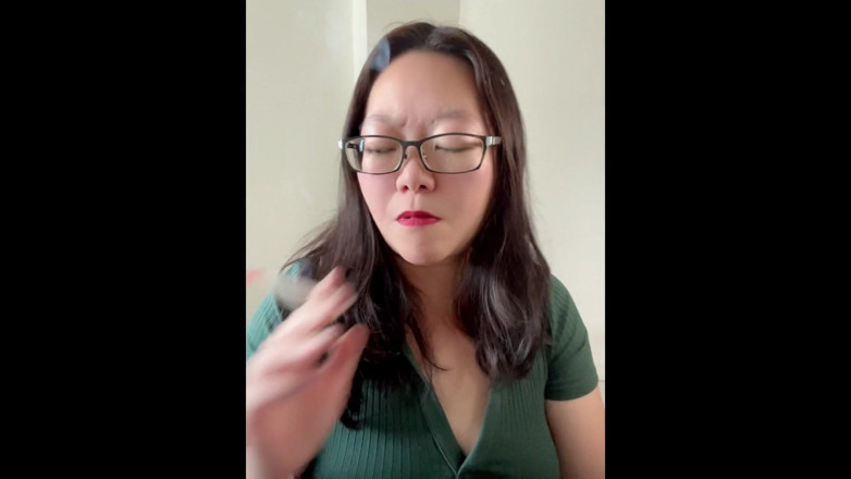 Smoking Asian: 흡연 아시아 밀프 유혹: 2 날짜, 4 담배 체인 애타게