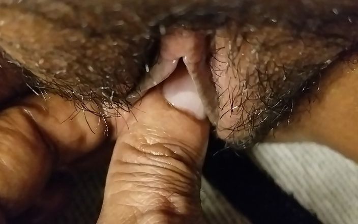 Xoxo Times: インドのデジバビ吸う前戯彼女の継父の熱い乳首小さな猫の乳首のおっぱい