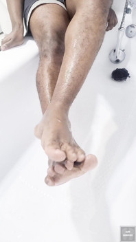 Savonner Mes Plantes De Pieds Avec Un Épurateur De Douche (2025)