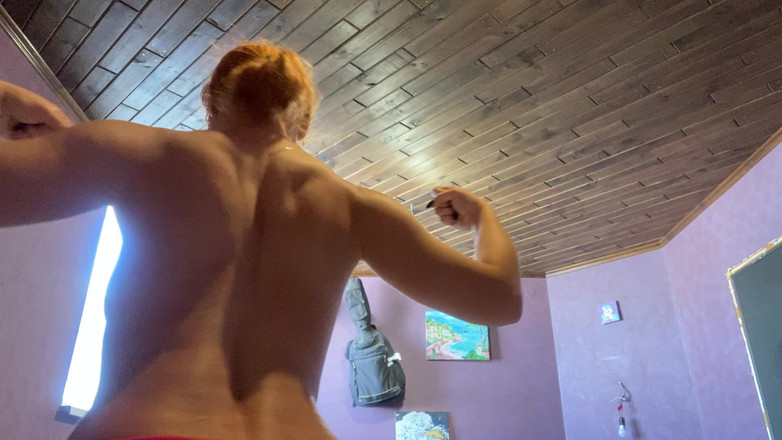 Risky Hairy Couple: 내 자지를 빨아주는 빨간 머리 밀프