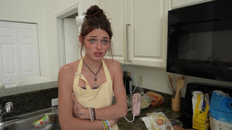 Teen StepSis: Stiefzus Daisy Love bakt en spuit op mijn lul in...