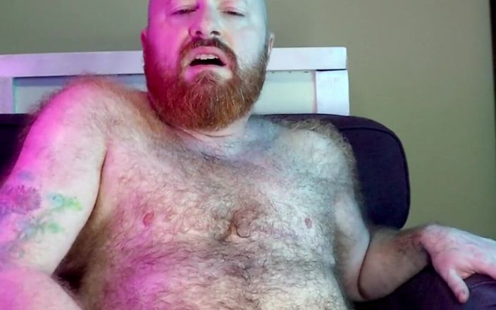 RonBeastlyFTM: 我把一个玩具绑在枕头上，这样我就可以骑乘它了，这让我喷得很厉害！