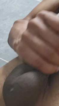 Badezimmer-masturbation