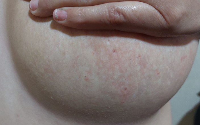 Submissive Susanna: Pokud si do podprsenky dáte nějaké hřebce, stačí si užít...