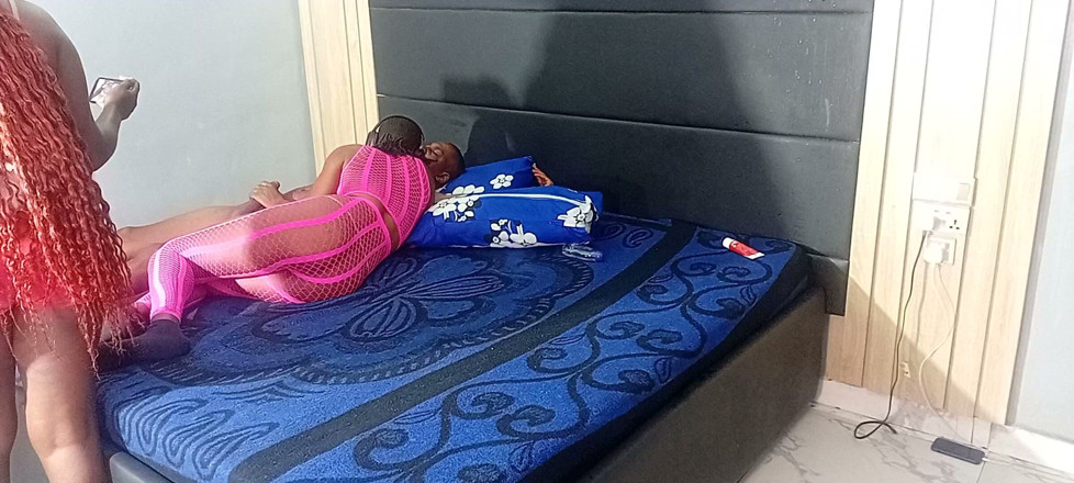 NATHANXBUSH: Pelacur nakal dengan stoking pink lagi asik ngentot kontol besar