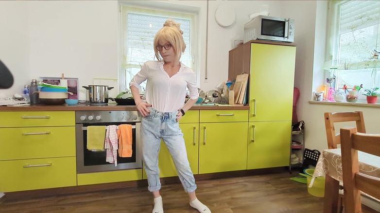 TV_Helena: 난 너에게 화가 났어, 내 소년! 처벌로, 당신은 동안 자신을 펀치! Joi CBT 독일