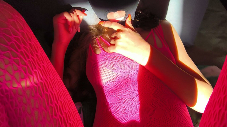 Blondasexy00: ฉันแต่งตัวในชุดชั้นในและลูกพี่ลูกน้องชายเซ็กซี่ช่วยตัวเองสีชมพูของฉัน