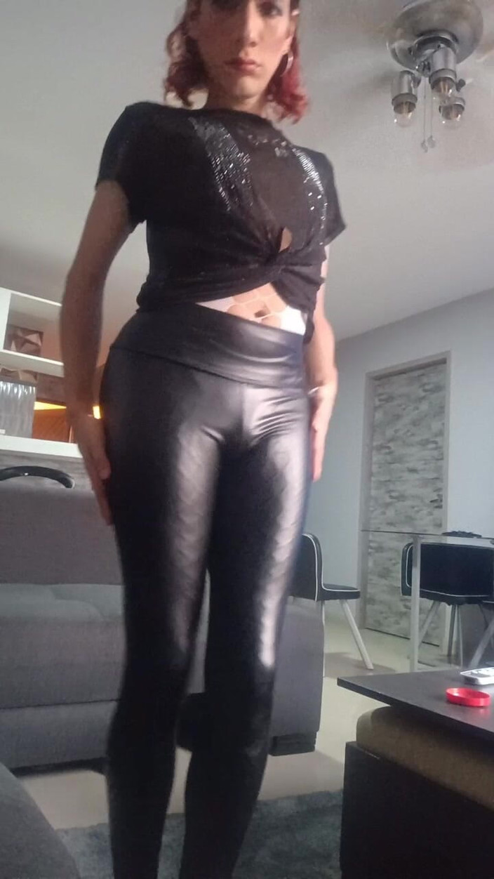 Femboy from Colombia: これから来る新しいものを見てください