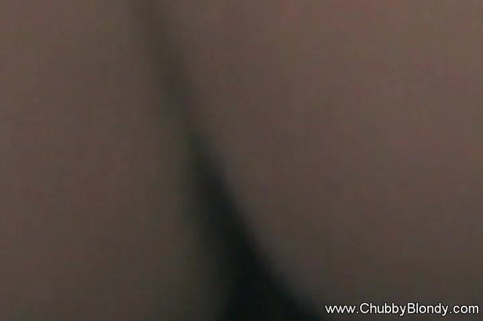 Chubby Blondy: Le piace il gioco bondage