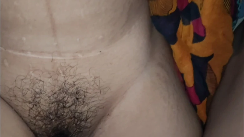 Guderros: Она не в состоянии трахаться сейчас, именно поэтому сказала мне растирать Her.mp4