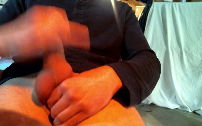 Femboii x Frankii: Gemene atletice se masturbează și ejaculează în mână (înainte de tranziție)