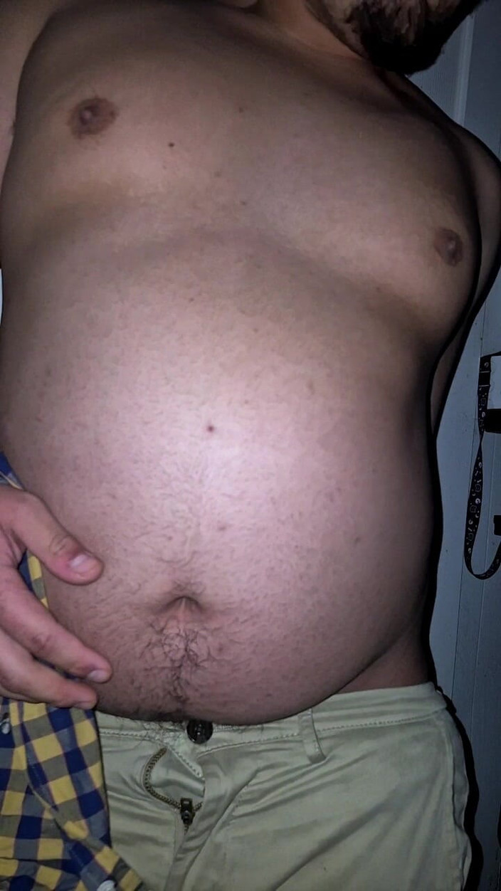 NakyJoss: Haciendo estallar mi botón en mi vientre