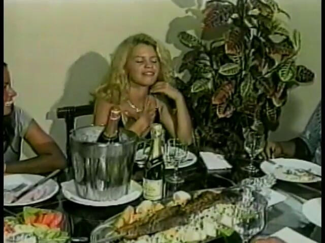 Hot Sex Party: Fermecătoarea braziliană Goldielocks Heloisa Alves se bucură să facă sex...