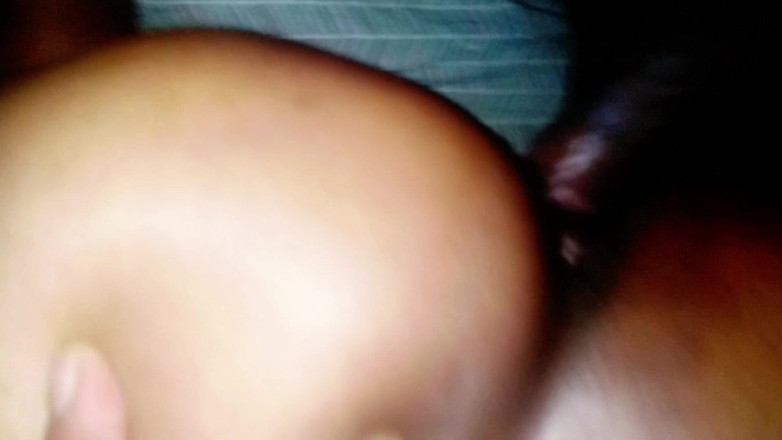 BigassMILF40: Jag hoppas att hennes man åkte hem för att hämta hem...