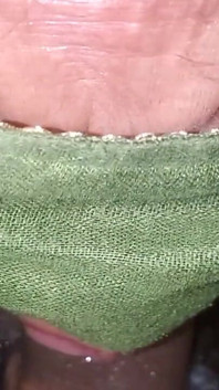 La pipe érotique d’une bombasse sexy dans un MMS X