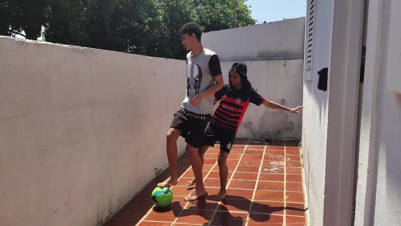 Tiffany Montavani: Os Irmãos Jogando Futebol Acabou Numa Foda No Carro