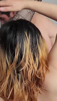Trio sexy între două fete trans și un bărbat matur