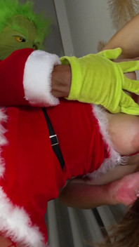 クリスマスの夜にグリンチとハードコアセックス!