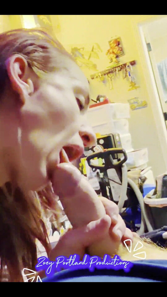 Zoey Portland: Zoey Portland hete milf wil haar stiefbroer! Nee, ze is...
