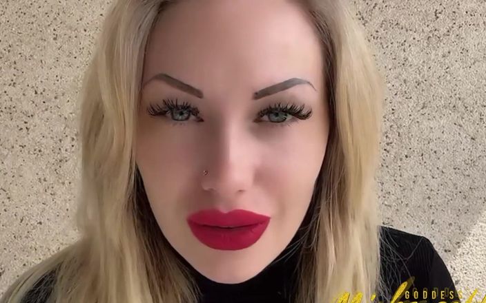 Goddess Misha Goldy: Я имею огромный контроль над вашим умом и вашим членом, особенно когда я соблазняю тебя моими красивыми большими сладкими губами!