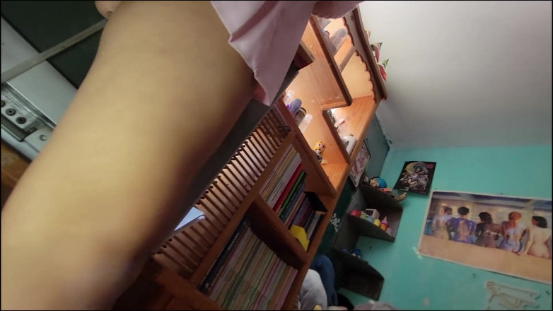 Crystal Phoenix: 娘娘腔拉丁裔用假阳具舔她巨大的屁股