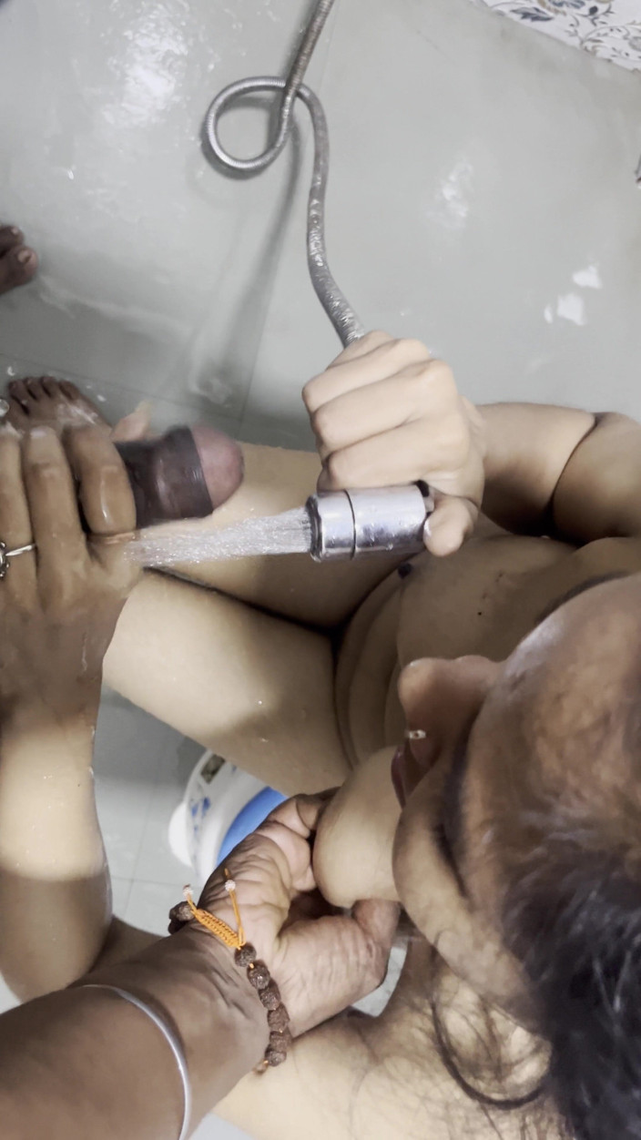 NikiRathod: Sexe Sous La Douche Avec Son Copain Sur Le Siège...