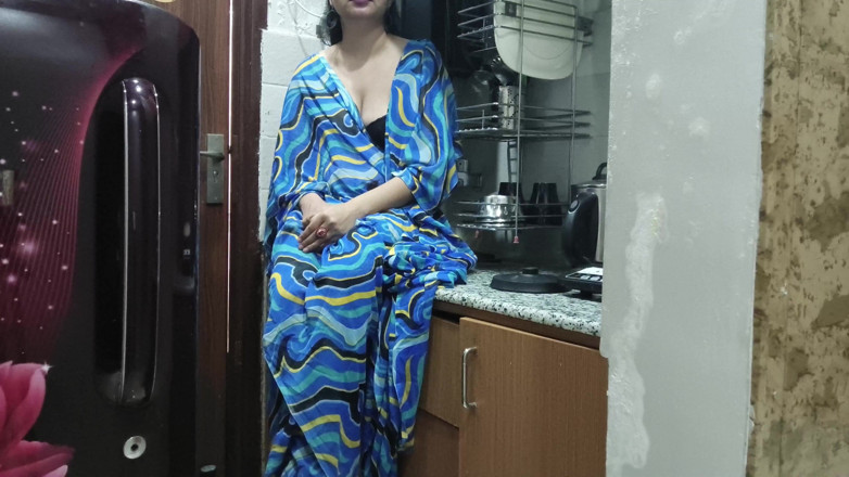 Saarabhabhi6: Mẹ kế Ấn Độ xem và vào nhà bếp của con riêng...