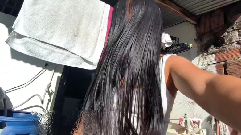 Isabel: 햇볕에 젖은 머리를 닦아, 건조할 때까지
