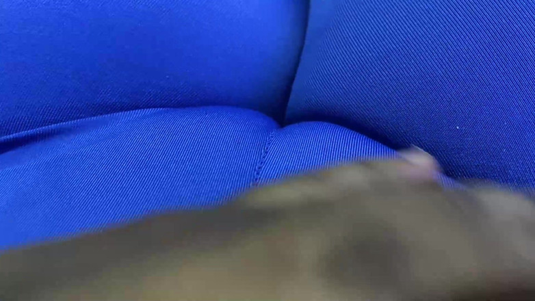 olivercastelistar: Une belle-mère se masturbe avec ses tapettes étroites